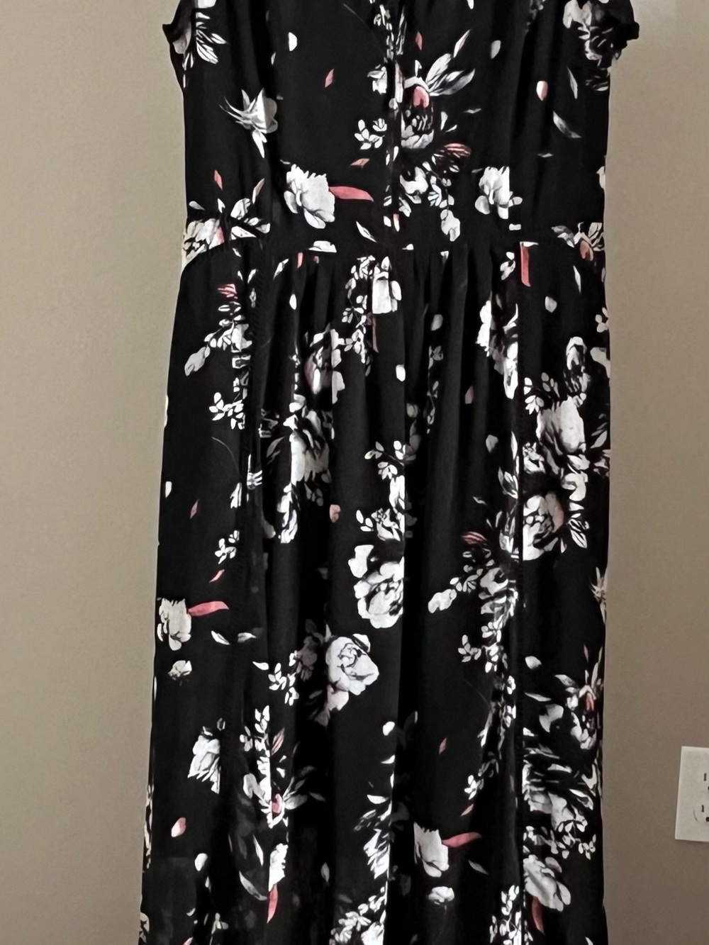 City Chic Black Floral Maxi Dress – Size M / 18